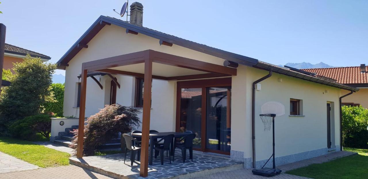 Villa Iris -Pet Friendly Stay - Garden - Private Parking- Bike Friendly Holiday House Colico Kültér fotó
