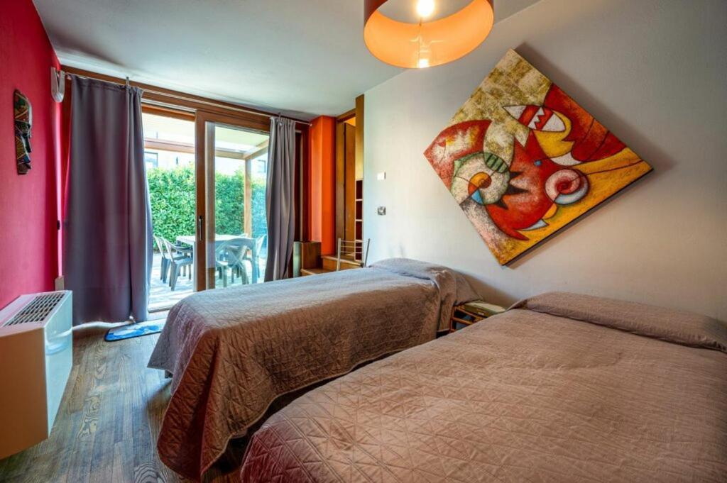 Villa Iris -Pet Friendly Stay - Garden - Private Parking- Bike Friendly Holiday House Colico Kültér fotó
