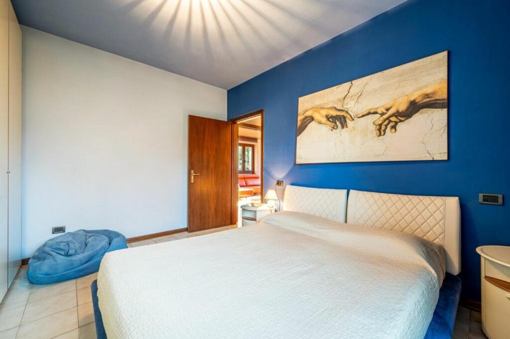 Villa Iris -Pet Friendly Stay - Garden - Private Parking- Bike Friendly Holiday House Colico Kültér fotó