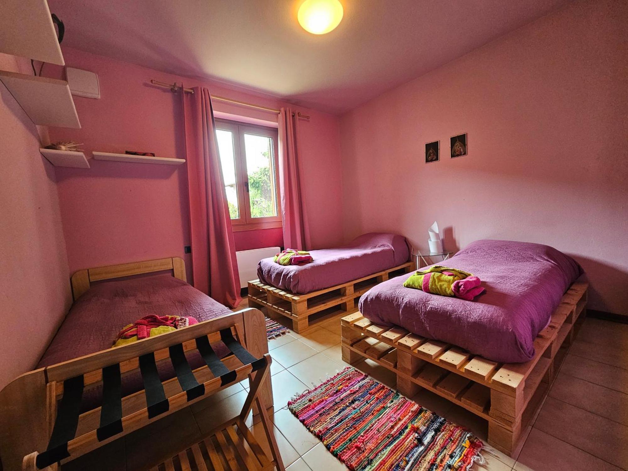 Villa Iris -Pet Friendly Stay - Garden - Private Parking- Bike Friendly Holiday House Colico Kültér fotó