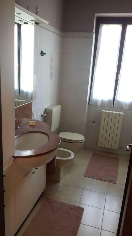 Villa Iris -Pet Friendly Stay - Garden - Private Parking- Bike Friendly Holiday House Colico Kültér fotó