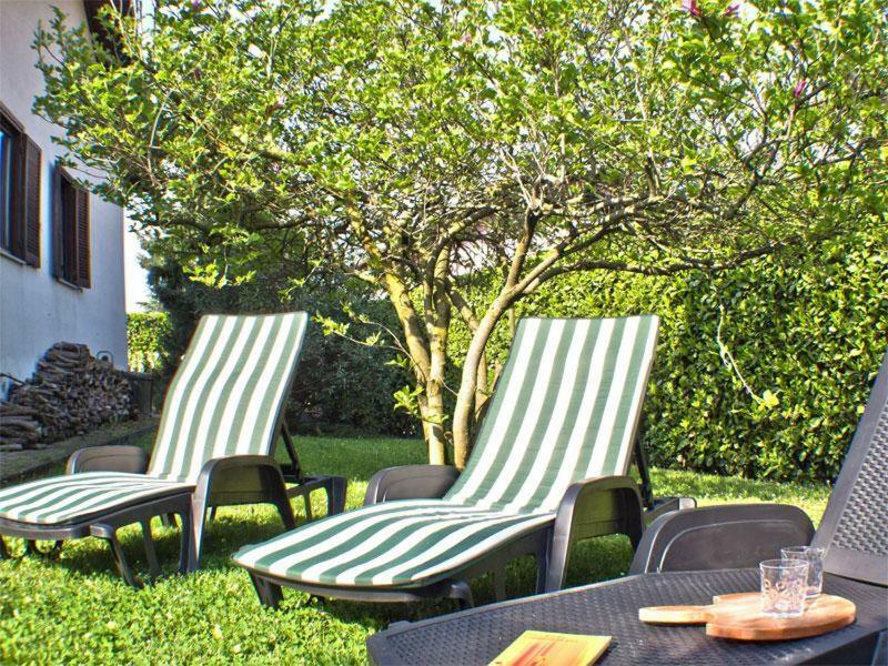 Villa Iris -Pet Friendly Stay - Garden - Private Parking- Bike Friendly Holiday House Colico Kültér fotó