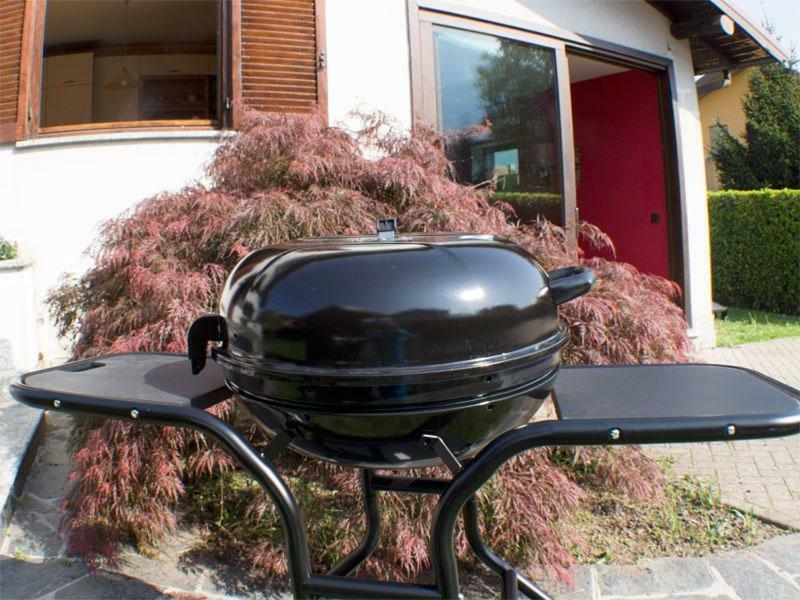 Villa Iris -Pet Friendly Stay - Garden - Private Parking- Bike Friendly Holiday House Colico Kültér fotó